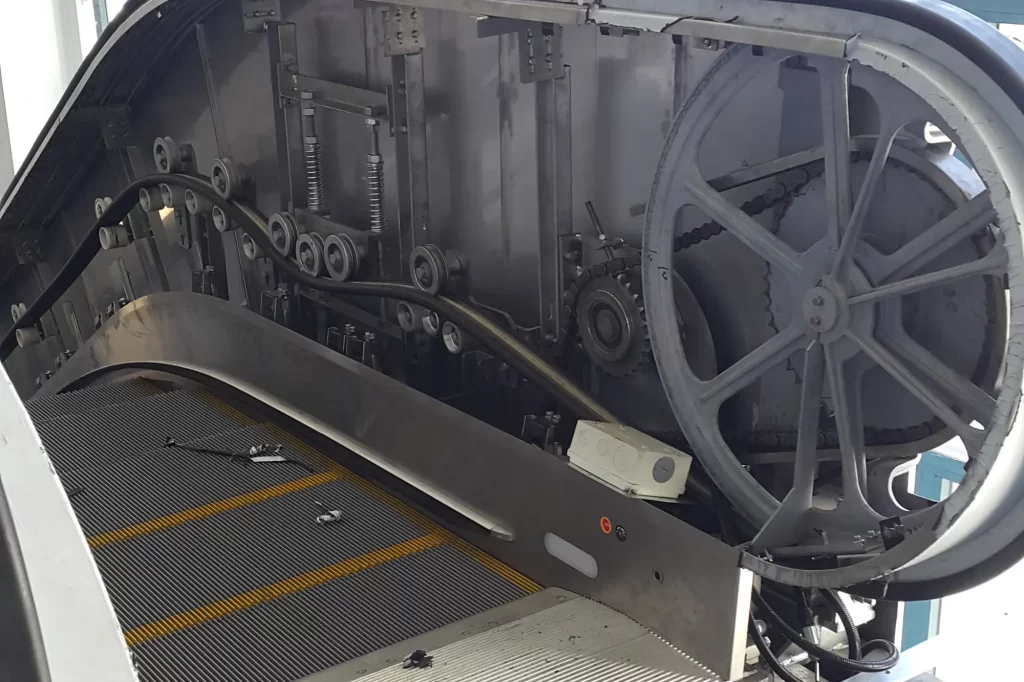 Mavi Yıldız Asansör Yürüyen Merdiven Bakımı ve Onarımı Hizmetleri