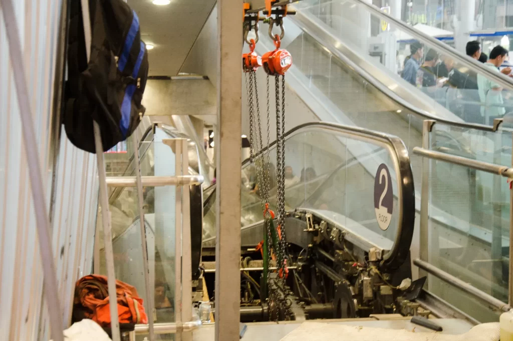 Mavi Yıldız Asansör Yürüyen Merdiven Modernizasyonu Hizmetleri